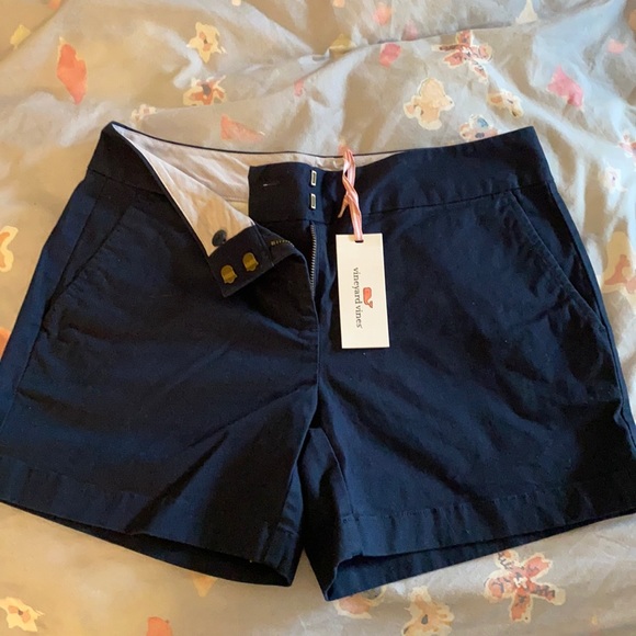 Vineyard Vines Shorts - Picture 1 of 3